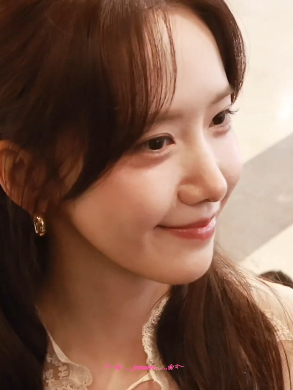 YoonA at Gimpo International Airport, departed to Shanghai for Sulwhasoo Private Dinner Event. Yoona looks so beautiful 🫶 #LimYoonA #YoonA #윤아 #YOONAxSULWHASOO  #SulwhasooGlobalAmbassador