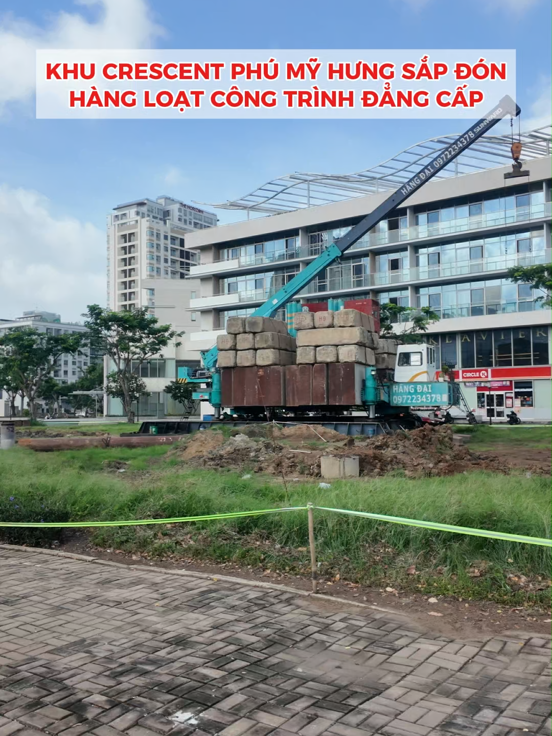 Diện mạo mới của Phú Mỹ Hưng dần hé lộ. 2 Tòa bệnh viện Tâm Anh, 1 Art center - Trung tâm văn hóa nghệ thuật. 1 Dự án căn hộ cao cấp tại lô CR5-1B chuẩn bị xuất hiện, cách Hồ Bán Nguyệt chỉ vài bước chân. Mọi người có mong chờ không ạ? #phumyhung