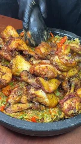 Masakan sunda yang sering ngasih menu baru yang seru-seru! Kali ini ayam pecak nya sukses jadi menu favorit baru #ayampenyet #kulinerbdg #kulinerbandung #masakansunda #serunyaditiktok 