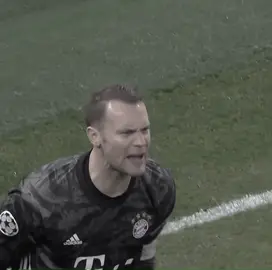 تصديات نوير 😂. صوت @ابـو كـرار #fypシ #foryoupage #foryou #fcbayern #neuer 