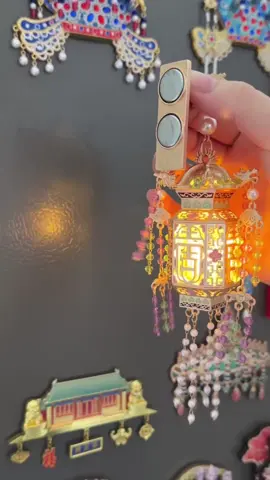 Riết cái tủ lạnh thành chỗ trang trí 