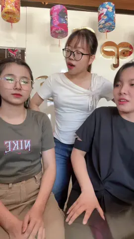 လာမရှုပ်နဲ့ သူ့ဟာသူရှုပ်နေတာ#ဇမ္ဗူရာဇ်ရွှေဆိုင် #shwegu #fypシ #foryoupage #viewsproblem #like 