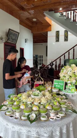 Mở miệng ra cho có bông, có hoa, Mở miệng ra cho kẻ thương, người nhớ, Mở miệng ra cho có bạc, có tiền, Mở miệng ra cho xóm giềng quý mến