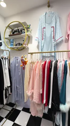 These are high-quality pajamas with excellent fabric, and they're selling really well. If you like them, feel free to contact me.#pajamas #guangzhou #whoesale 