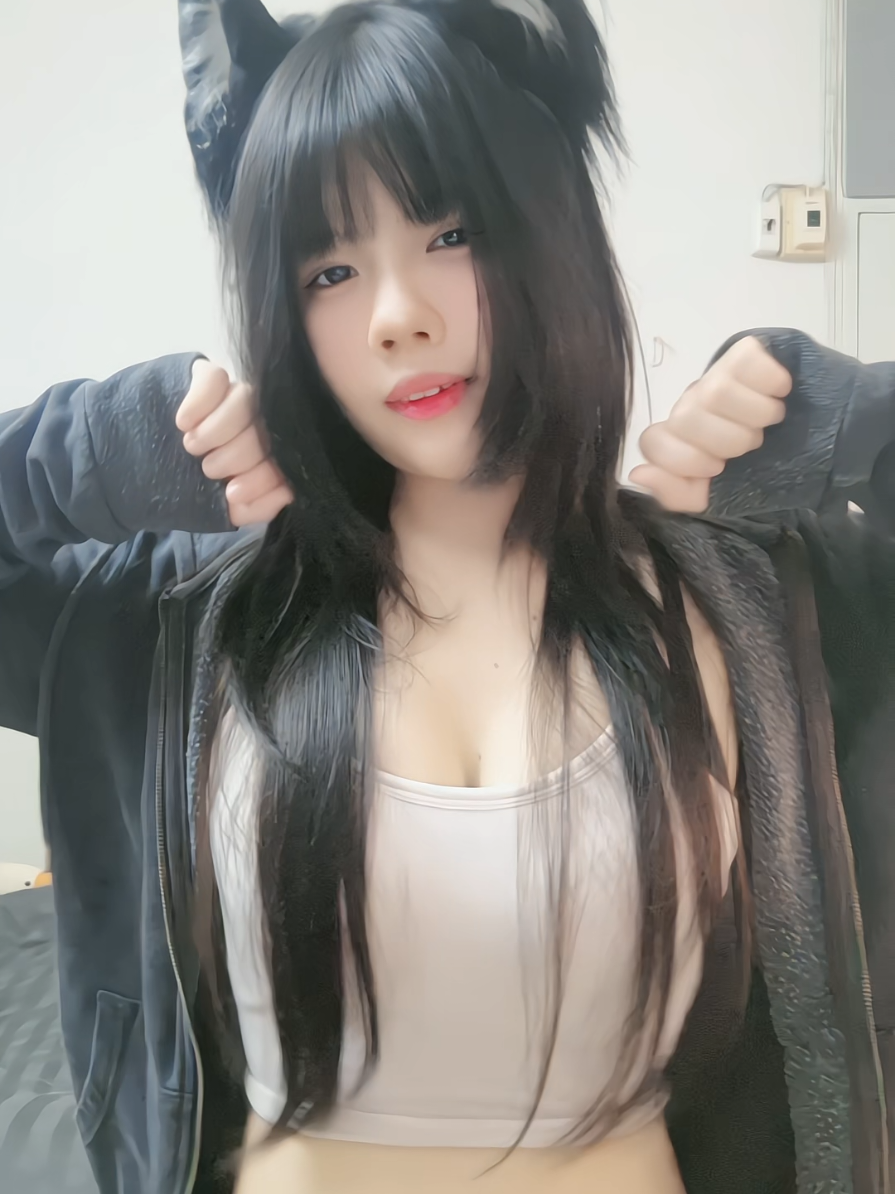 What did I do? 😅😅 My waist is too stiff. #fyp #03 #Belina 