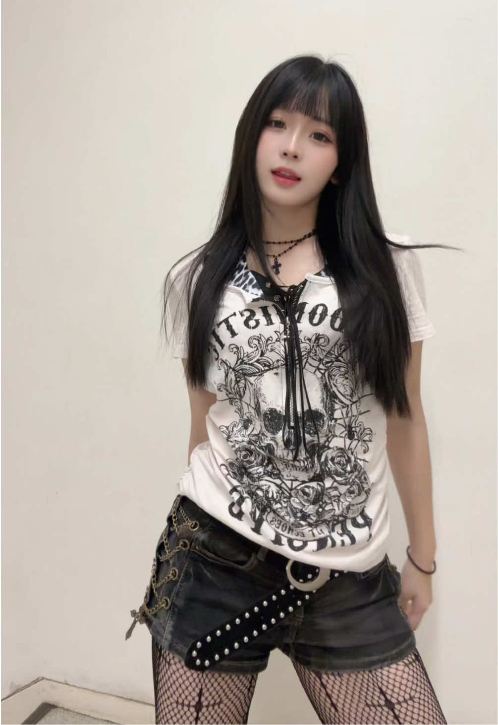 試験販売でピルが市販で売られてるみたいだけど、医師の処方と親の同意無しに未成年が買えて大丈夫なのかな。私も未成年だけど。性犯罪の悪用とか避妊軽く考える子も沢山出てきそうじゃない？