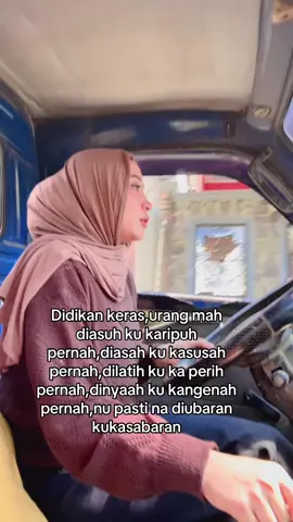 Ya Allah lncr kan rezeki hamba, semoga  belum terlambat bahagiain orgtua