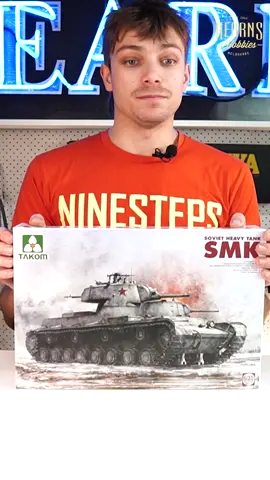 Kobey unboxes the Takom 1/35 SMK heavy tank kit! Only one was ever built, tested in Finland in 1939, and now you can build it in scale with full track links, photo-etch, and multiple camo options. Watch now! Linkin.bio #takom #scalemodel #tankmodel #soviettank #heavytank #militarymodel