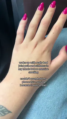 brushing my teeth in my left hand as someone who is right handed is very hard 😭 #chronicpain #autoimmunedisease #lupus #jointpain #inflammatoryarthritis 