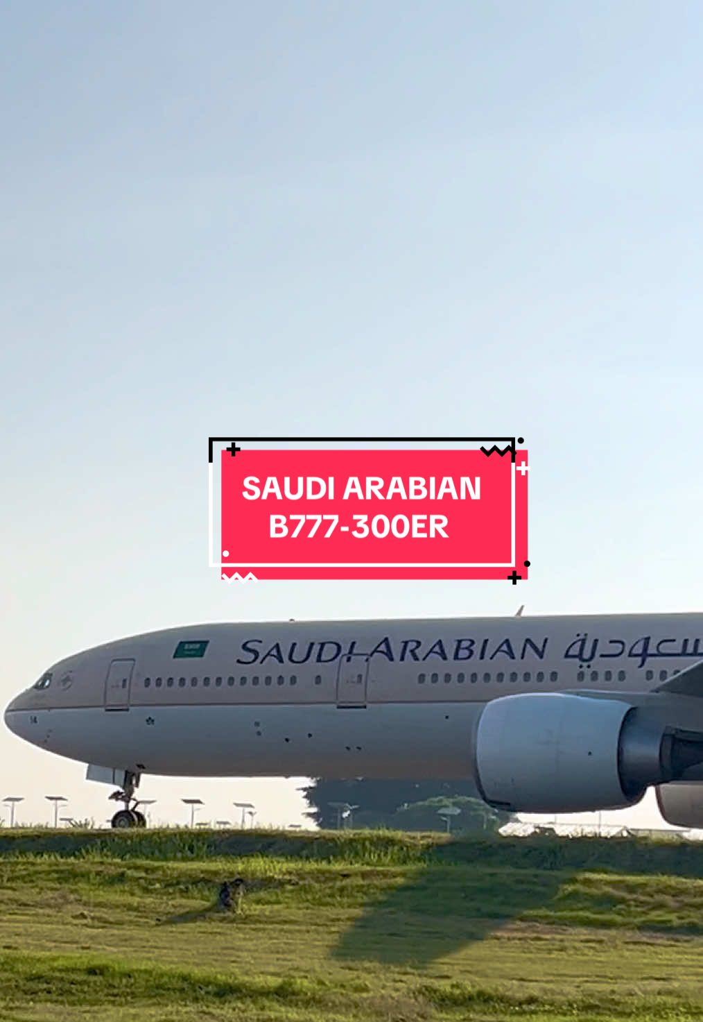 Saudi Arabian Airlines, berdiri sejak 1945, menjadi maskapai nasional Arab Saudi yang pertama kali beroperasi dengan pesawat hadiah dari Presiden AS Franklin D. Roosevelt. Kini, maskapai ini terus berkembang melayani penerbangan ke berbagai penjuru dunia, termasuk perjalanan ibadah ke tanah suci ✨ #saudiarabia🇸🇦 #saudiarabia #aircraft #soekarnohatta #xzyabc 