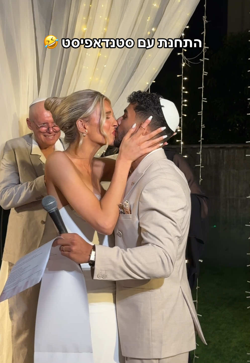 זה ללא ספק הנאום הכי מצחיק @Nave Amos  צילום @Ayellet shuster | סטוריכלות 