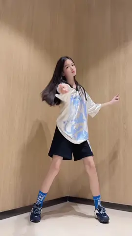 芊糖#lovelygirl #中国女孩 #可爱女孩 #爱跳舞的小女孩 #dance 