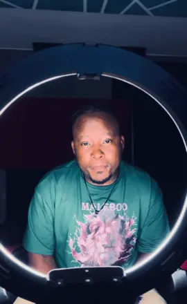 Bophelo bjo ga bo Bonolo . It’s not easy out here. Trust me ngwana Tate you are not alone. 