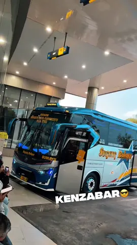 satu dari empat mercy gwantengg💋 #sumbergroup #sumbergrouplovers🤗🐬 #sumbergroup🐬🐬 #sugengrahayu #sugengrahayugroup #sumberselamat #sumberselamat🐬 #sglovers #sumberkencono #fy #fyppppppppppppppppppppppp #4u #masukberanda #xyzbca #cinematicbus #videobus #videobusindonesia #storybus #mercedesbenz #mercedes #busjawatimuran @Kenzabar 