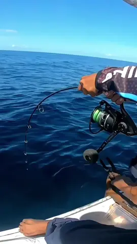 perlawanan kapal selam 😆  @Andi Cahyadin  @bilaldoath  #mancingmania  #pemancing  #fishing  #fishinglife #mancing 