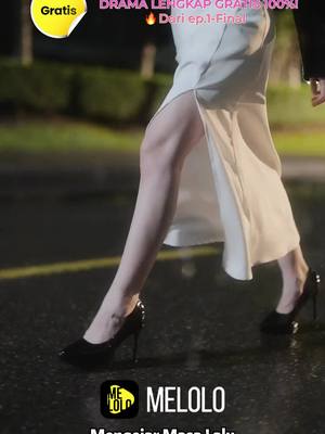 Luar biasa, gadis ini memuaskan hasratnya dengan banyak pria