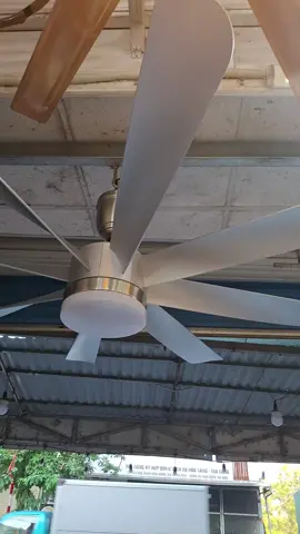 quạt  8 cánh  động cơ  lõi  đồng  đang  có  mã  giảm  còn  có  hơn  2 t thôi a