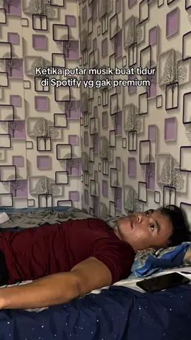 Kayaknya harus upgrade ke premium biar bisa tenang🗿 #meme #comedy #relate