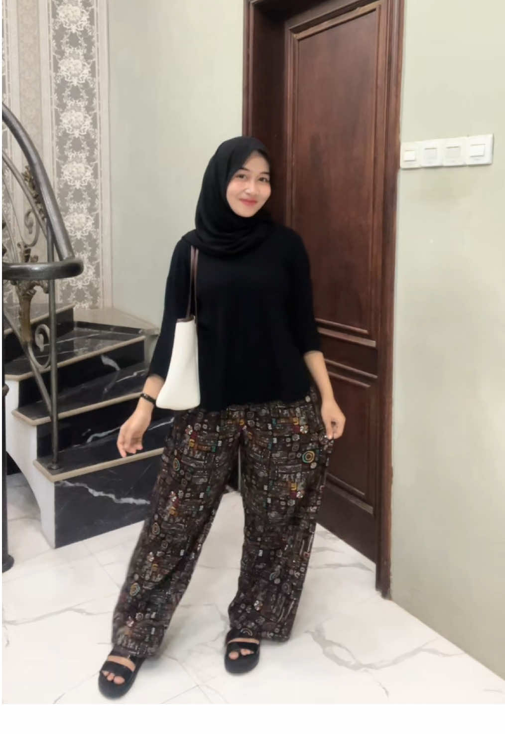 Tanggal muda siap racuni kalian dengan motif terbaruuu😍😍!!!! #fyp #celanarayon #outfitsimple #runco #celanakulot 