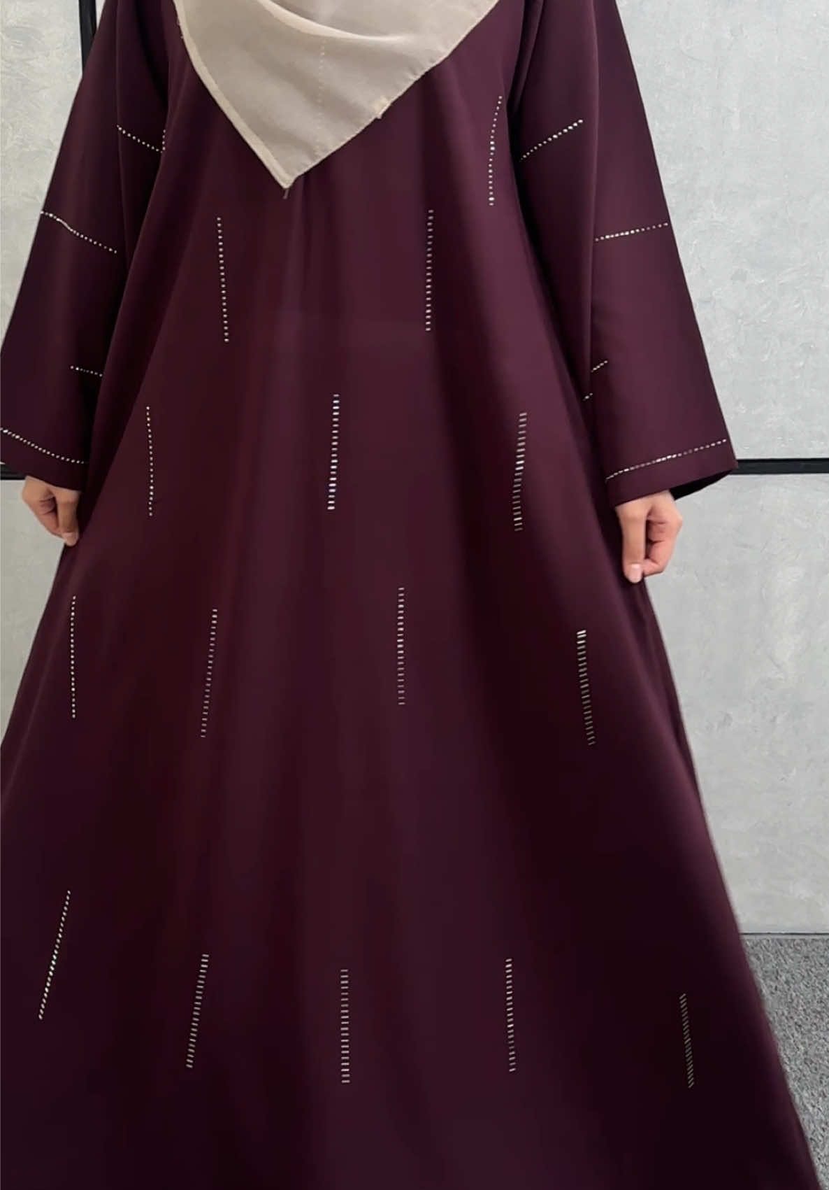 Warna burgandy cakepp pwol, cek keranjang dapet harga berapa nih, mungpung lg murah gass langsung co aja bun🔥🔥 #fyp #promomakangajian #promoseruweekend #abaya #indonesia🇮🇩 