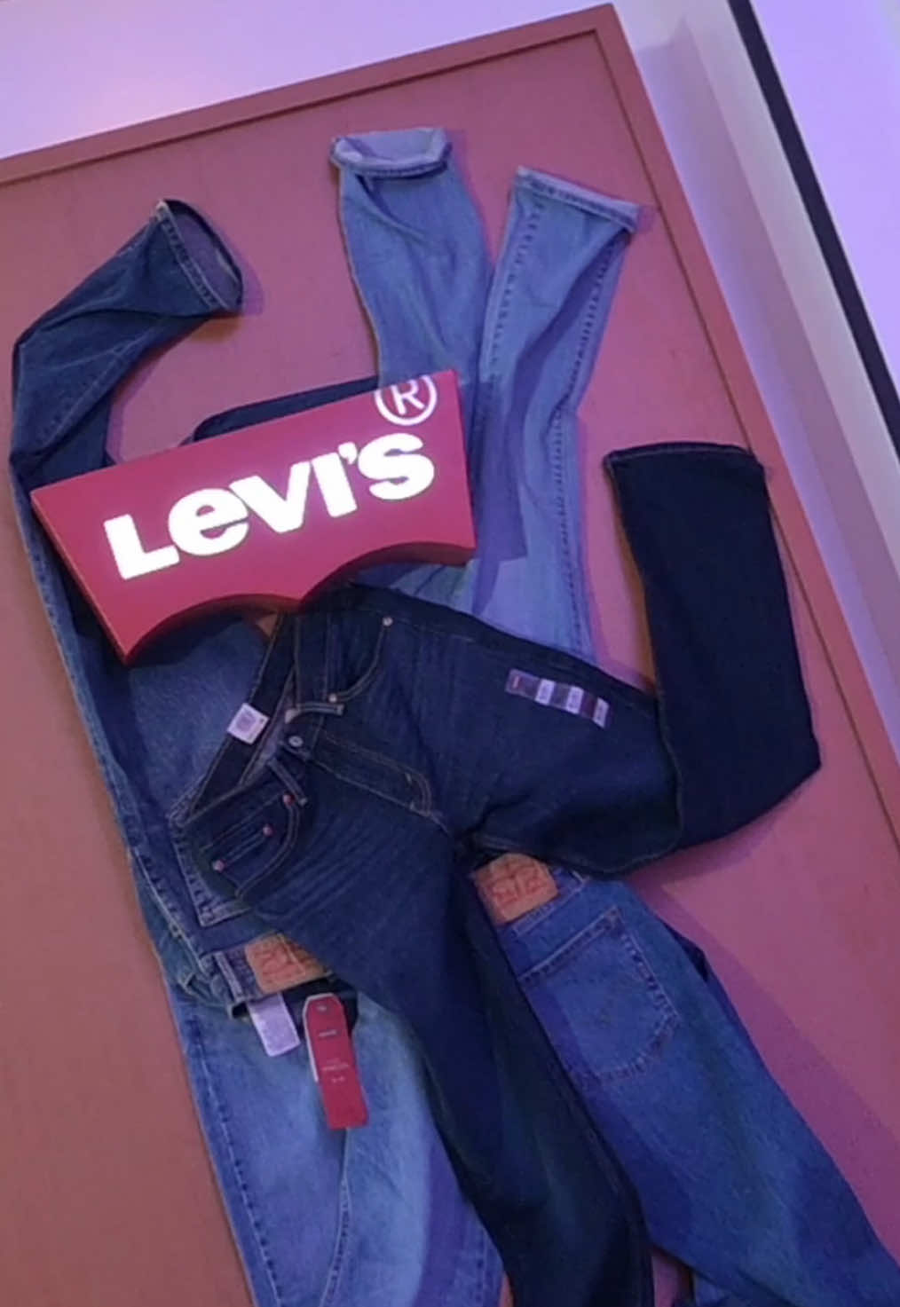 The excitement from Levi’s® Indonesia Media Event is here! We just unveiled our new Collection — which piece have you been eyeing? 👀 Don’t wait, check it out now! 🔥 