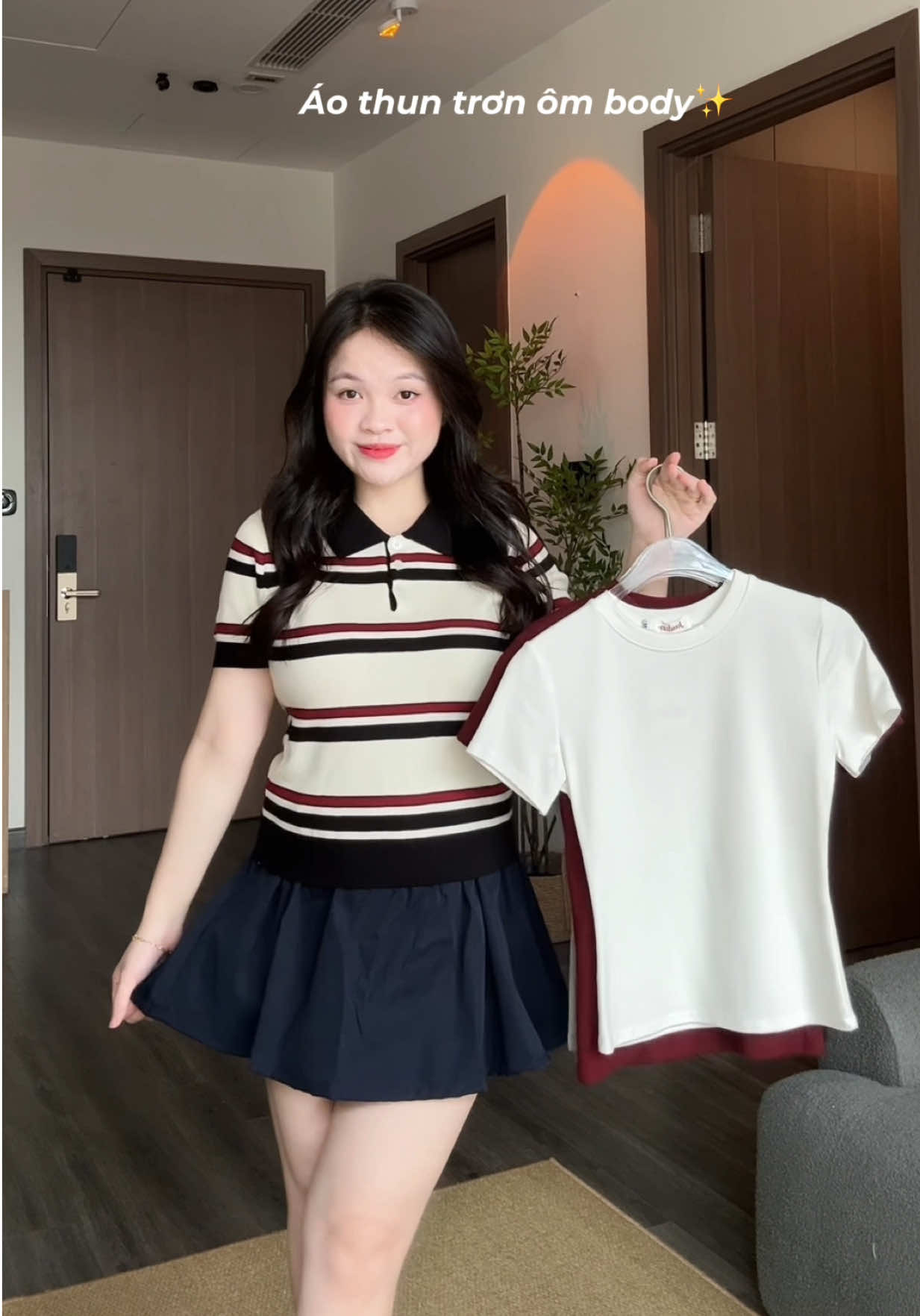 3 màu : trắng, đen, đỏ đô là dễ mặc nhất. Ngoài ra còn mấy màu lạ lạ cũng xinh lắm nha✨#huongtranreview 