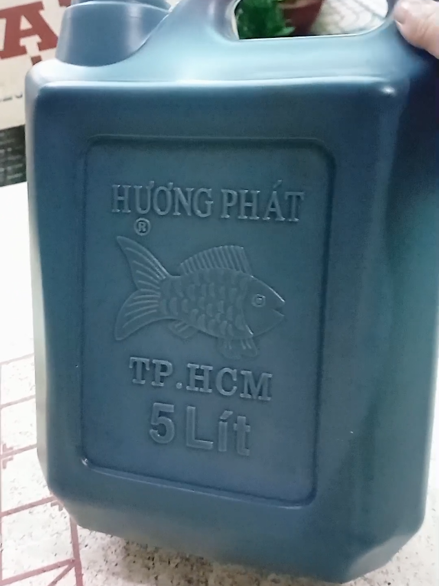 Nhựa đường dầu hắc dạng lỏng 5 lít.#xuhuong #nguyentran #nhuaduong #nhuaduongdauhac #nhuaduongdanglong  @Nguyễn Trân  @Nguyễn Trân 