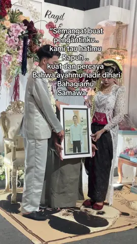 Pengantinku…  Memang Tak ada yg bisa menggantikan cinta seorang ayah …  Tapi Hari ini Kamu sudah menemukan pasangan Dan tentunya cinta serta kasih sayang ..  semoga menjadi keluarga yg sakinah mawaddah warrohmah ..  panjang umur , selamat dunia akhirat 🤲🏻  Mua : @pipit_makeupwedding  #makeuptutorial #makeuptemanggung #riastemanggung #soloputri #fyptemanggung 