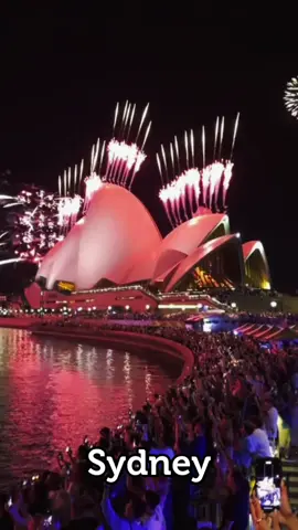 🇦🇺 Sydney: beaches, vibes & the iconic Opera House 🏖️🎭 A must-visit city on every traveler’s list! ✨ #Sydney #Australia #TravelTok #AroundTheCapitals #FY 