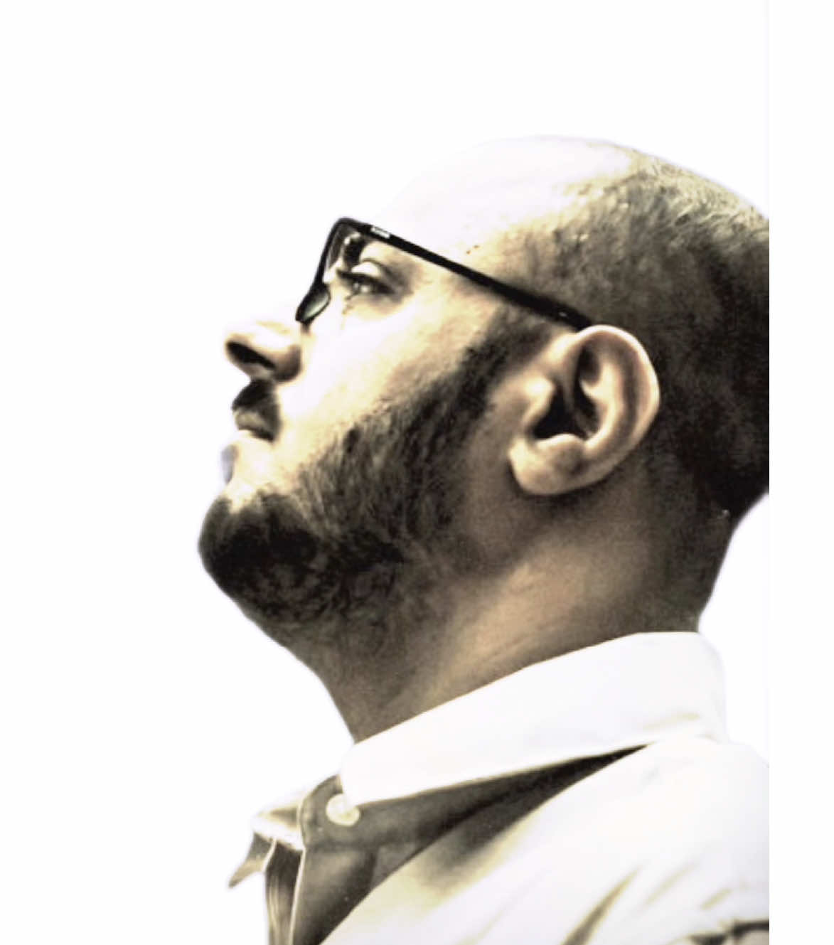 لا تسمع مني هجاء جاهلي يبكيك وتقول ارجوك كفى ! #صقر #انفض_القلم #westcoastgz #كلاش #الراب 