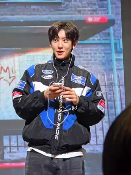 ehh apaa inii?? kok gantengg sangatttt #chanyeol #cahyo #chanyeolexo #fansign #exo 