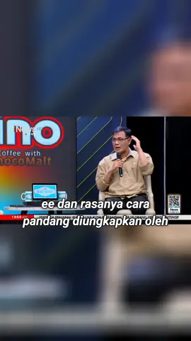 Wawasan Tingkat Dasar: Menavigasi Tragedi dengan 'Pandangan Bebek' Perspektif Ferry Irwandi digambarkan sebagai melihat isu dari tingkat dasar, sementara pembicara lain memperkenalkan konsep 'pandangan bebek' versus 'pandangan elang' dalam memahami masalah kompleks. Dia membagikan cerita pribadi tentang kehilangan, menceritakan kematian teman-temannya dan interogasi kakeknya, menekankan dampak emosional dari tragedi individu. #beritaviral #beritaterkini #diskusi #fyp #politikindonesia 