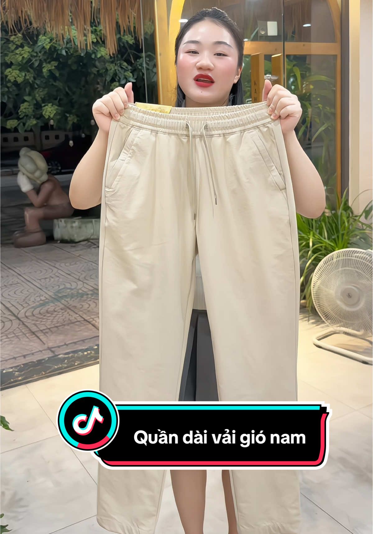 Anh em công việc hay phải ngồi nhiều muốn tìm một chiếc quần mặc thoải mái thì có thể tham khảo mẫu này nha #quandainam #quancapchun #quangionam #azucar 