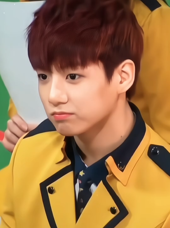 ảnh đẹp mà ảnh dễ thương ảnh đáng eo ời ơi mê chít tui rồi.#jungkook 