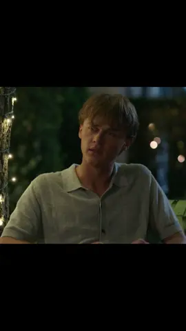 The cricket sound is original, so funny #thesummeriturnedpretty #conrad #jeremiahdownfall #sassyconrad 