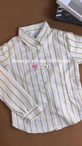 Ga perlu pusing nyari kemeja mahal” yg murah aja udah bagus poll😍✨ #kemeja #kemejawanita #wispie #fitbody #stripe #atasanwanita #fyp 