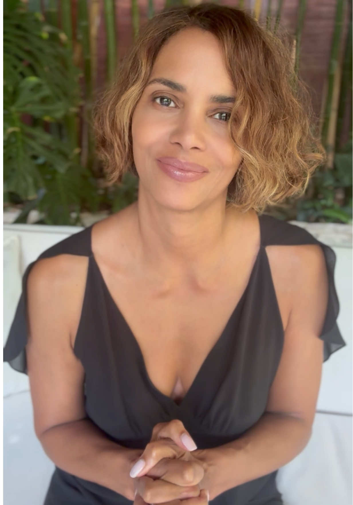 🚨 If you live in CA, I’m urging you to please add your name to my letter to Governor Newsom in my bio — it takes two minutes and could change women’s healthcare in California 🙏🏽 AB 432, The Menopause Care Equity Act, is about to land on @Gavin Newsom’s desk. Last year, he vetoed it. This year, we demand a different outcome. Women’s healthcare has been neglected for far too long, and this bill is a historic chance to change that - expanding insurance coverage for menopause care and training more doctors to finally give women the support they deserve. If you live in CA or love someone who does, please reshare and TURN UP THE HEAT — every signature truly counts 💪🏽