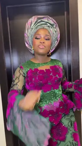 From fitting to ceremony … no adjustment needed. Virtual measurement … yes my designer is badder  . Dress @FASHION DESIGNER IN LAGOS  Content creator @Reedah🌸🌸 