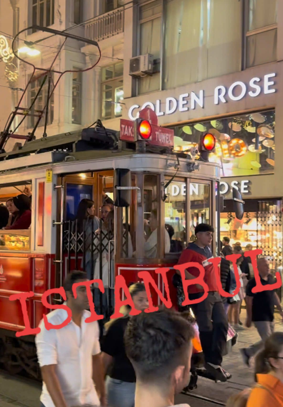 #exploreإكسبلور #istanbul🇹🇷 #turkiye🇹🇷 #تقسيم_شارع_الاستقلال_اسطنبول_تركيا #إسطنبول_تركيا🇹🇷 