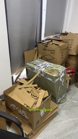 Don't let your ignorance endanger your family's health. The tape on the box really produces formaldehyde.#tiktokshop #formaldehyde#scissors #electric #powerful 