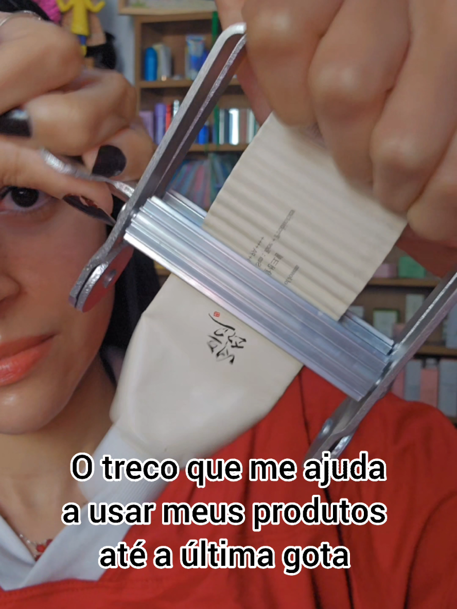 eu não aceito não conseguir usar meus produtos de skincare até a última gota kk isso salvou minha vida  #skincare #girlygirl #girlythings #fyp 