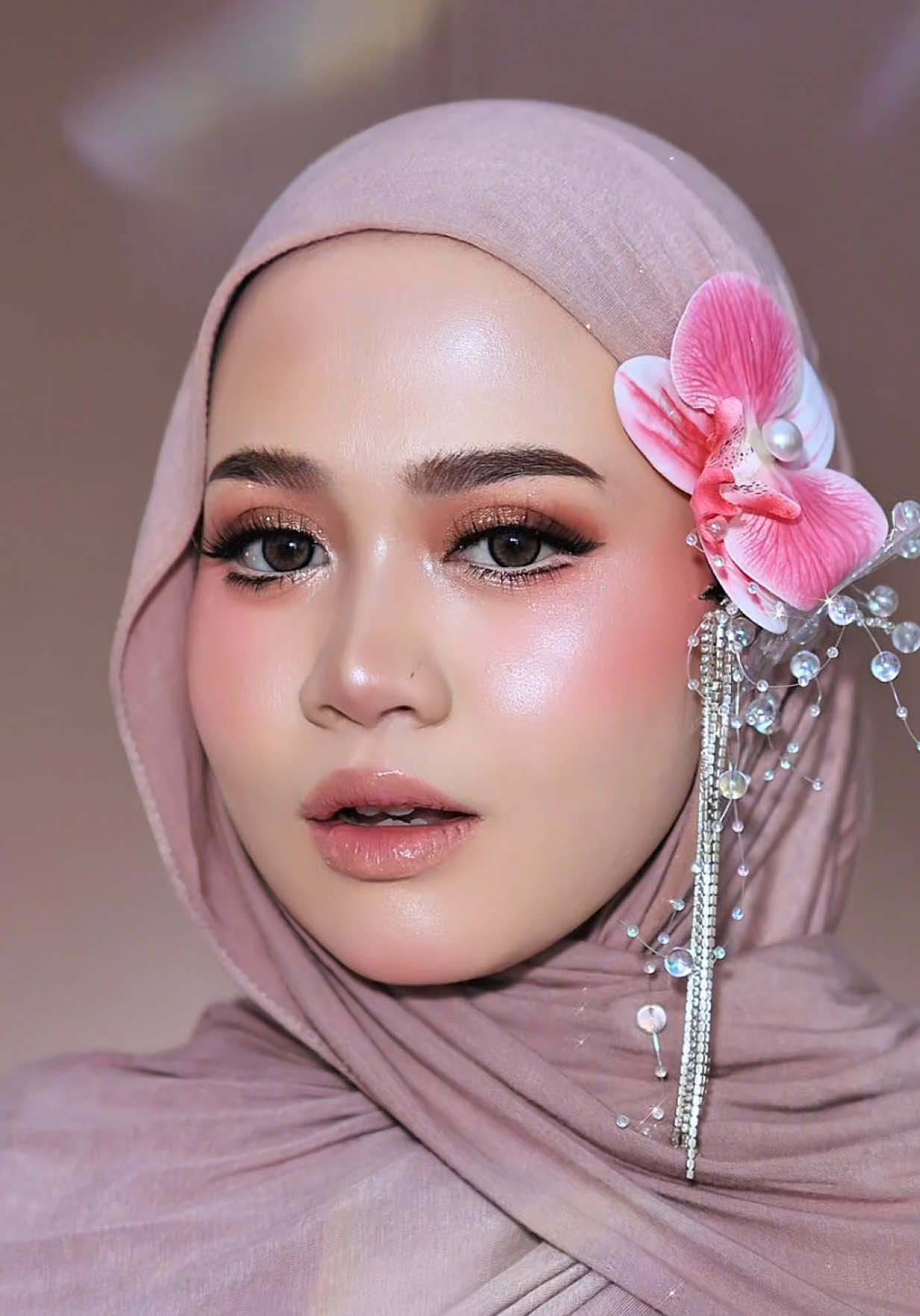 Dah lama tak buat transition Then pairing dgn ratu transition @LEDYANA terus on pointt terukkk😍 Done personal class with student @MUA_NARIMA  Thank you kak ima repeat class utk kali kedua😘 Info personal class 📲📞0️⃣1️⃣1️⃣1️⃣1️⃣2️⃣3️⃣4️⃣4️⃣3️⃣9️⃣ #fyp #fypシ #fyppppppppppppppppppppppp #makeuptransition #makeupclass 