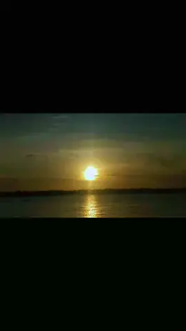 ঝিরি ঝিরি বাতাস গোধুলী বিকেল বেলা নদীর তীরে রিফ্রেসমেন্ট..!💝🤍