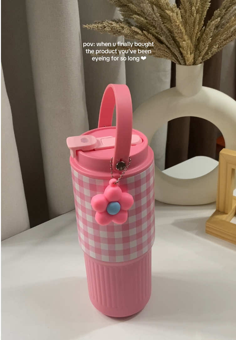got this for ₱253 only ❤︎ #tumbler #cutetumbler #pinkgridtumbler #hotandcoltumbler #tumblerwithstraw 