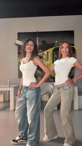 Love this duo @𝐁𝐞𝐥𝐥𝐚 #foryou #viral #trending #dancechallange #lunatix 