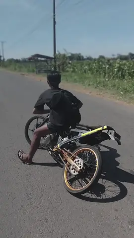 tidak perlu meniru sesuatu untuk menjadi lebih keren,cukup jadi diri sendiri dan kenwli siapa kamu sebenarnya#@Jmrsspeed_201m #fypppppppp #masuktrendingfyp💥🖤 #bismillahfyp #fypppppppppppppppppppppp 