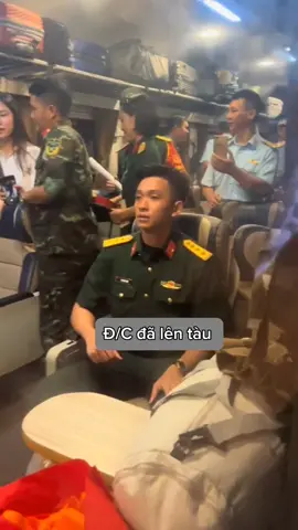 lên tàu 1 cách thần kỳ #Lehoanghiep #xuhuongtiktok #A80 #tcdt #fyppppppppppppppppppppppp 