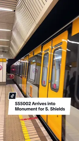 Tyne & Wear Metro | 555002 Arrives into Monument Platform 3 bound for South Shields via Whitley Bay - Recorded 01/09/25 #fyp#tyneandwearmetro#metro#train#railway