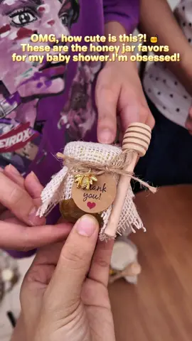 So I found the perfect guest gifts for my baby shower. How cute are these little honey jars? 