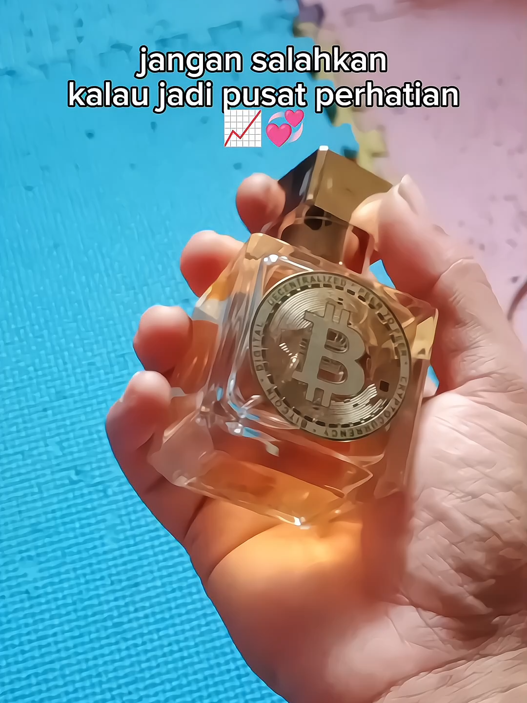 parfum pria wanita hold scent bikin kamu wangi seharian #parfume #parfumtahanlama #parfumholdscent #parfumtiktok #parfumpriawanita